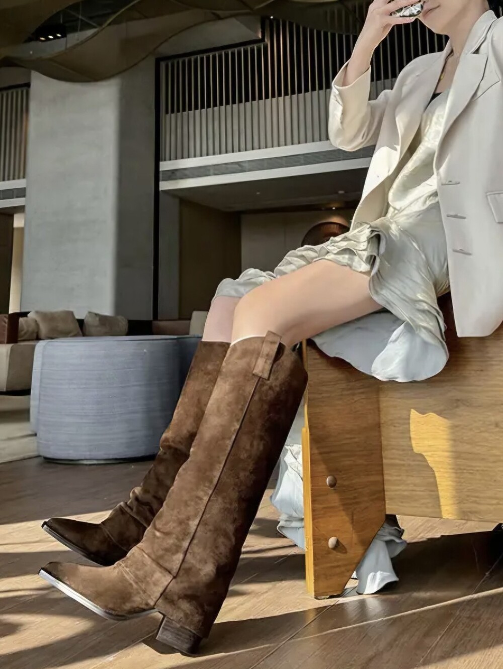 Trending Women's Tall Boots, Match Dresses in Summer; Brown Knee-high Rider Boot - Picture 13 of 16